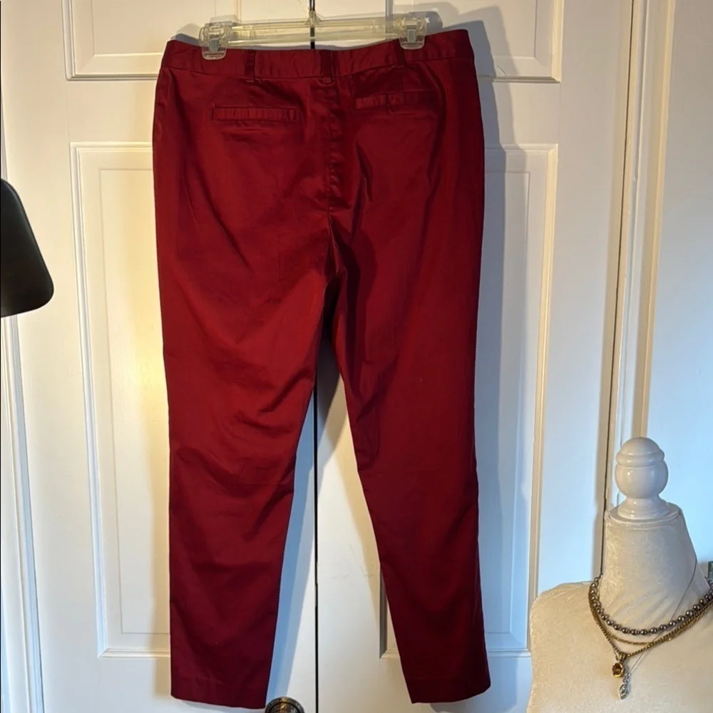 EUC Michael Kors Red Cropped Pants with Branded Zipper Details Size 8 NICE!